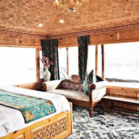 Heritage Amina Group Of Houseboats Hotell Srīnagar Eksteriør bilde