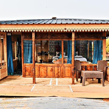 Heritage Amina Group Of Houseboats Hotell Srīnagar Eksteriør bilde