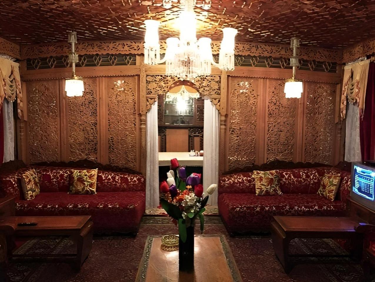 Heritage Amina Group Of Houseboats Hotell Srīnagar Eksteriør bilde