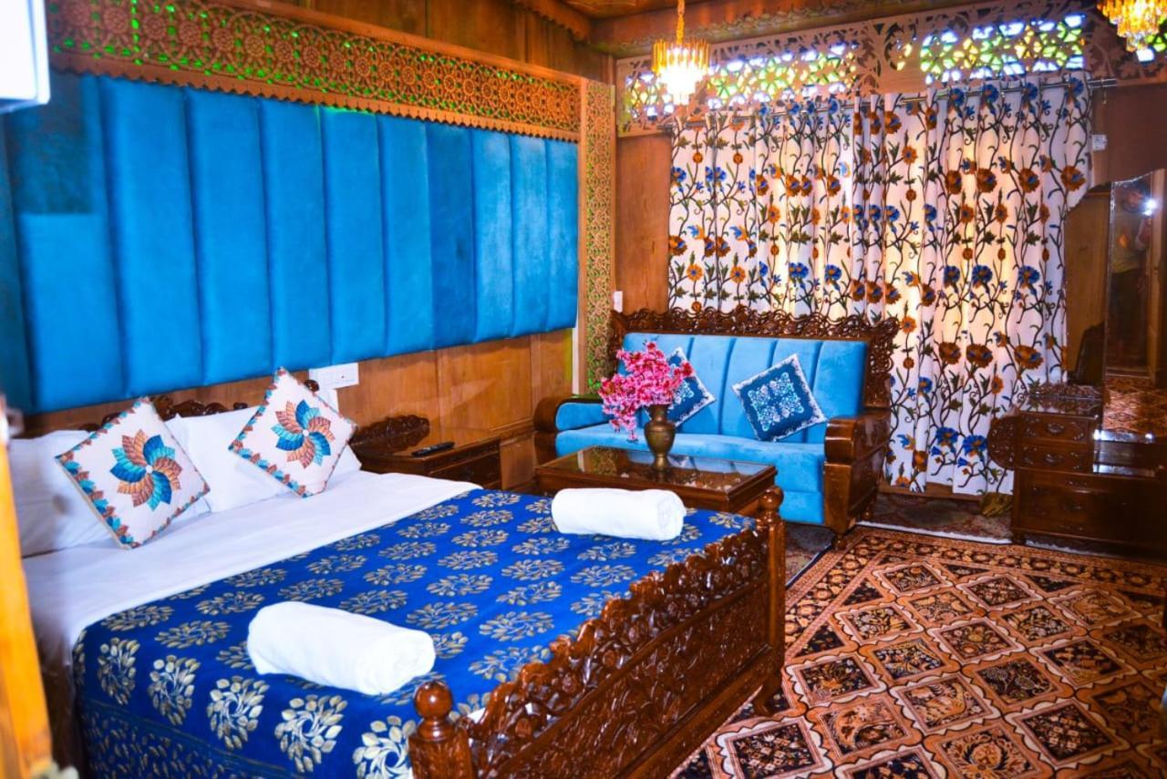 Heritage Amina Group Of Houseboats Hotell Srīnagar Eksteriør bilde