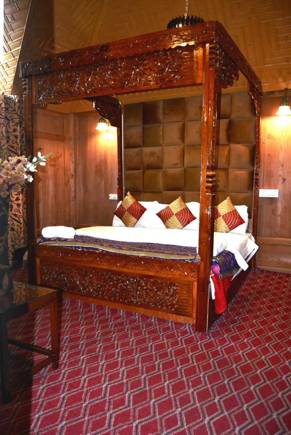 Heritage Amina Group Of Houseboats Hotell Srīnagar Eksteriør bilde