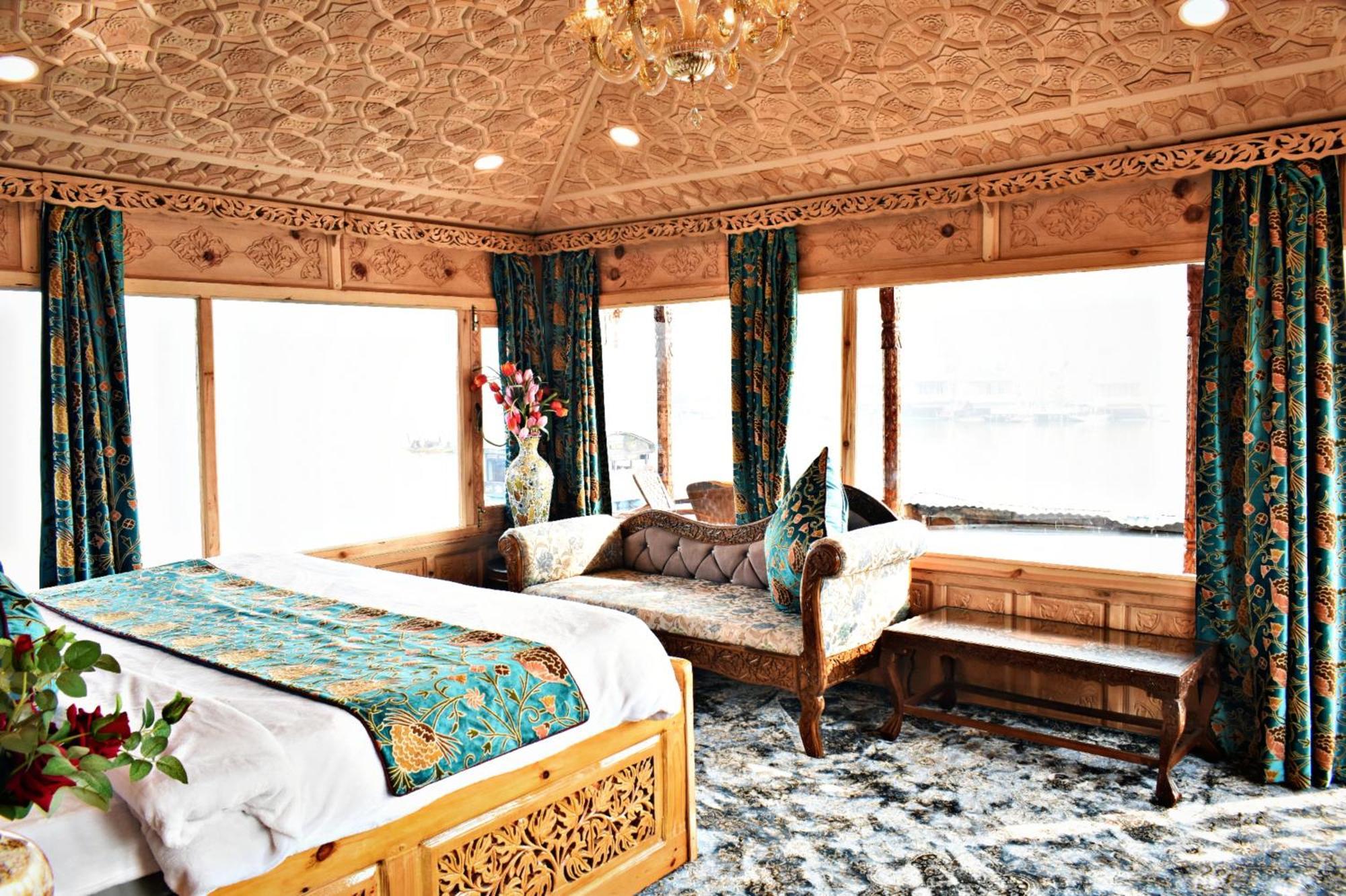 Heritage Amina Group Of Houseboats Hotell Srīnagar Eksteriør bilde